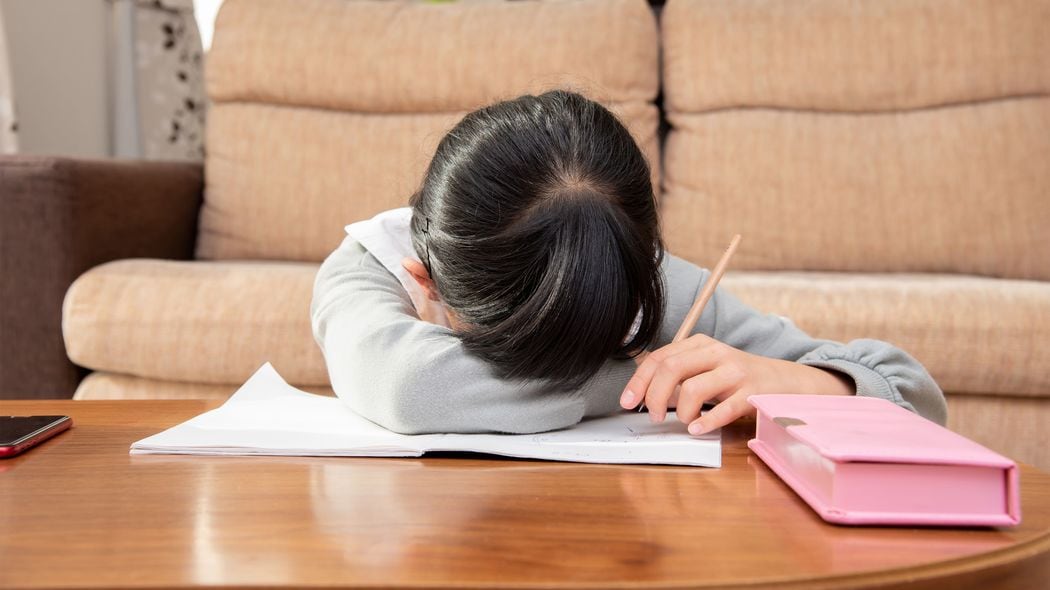 ｢このレールから降りちゃダメ?｣親の見栄で医学部を目指す小6を待ち構える悲しすぎるシナリオ 小5で成績がジワジワ落ち､医学部を狙えないレベルの中学へ…