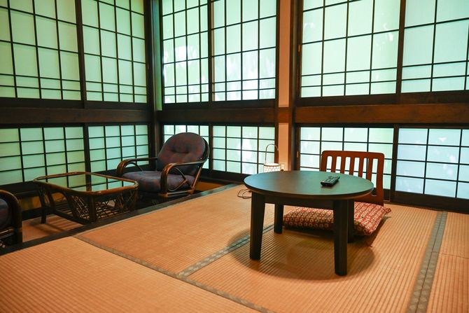 落ち着いた雰囲気の客室