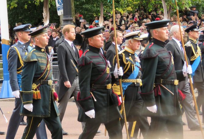 国葬での葬送行進