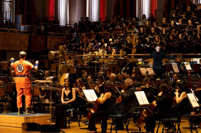 サーラ・サンパウロでの一コマ。写真右側に立つのがクルーズさん