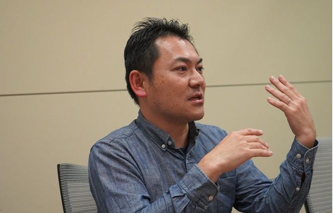 プレジデント社でインタビューに応じる安田峰俊氏