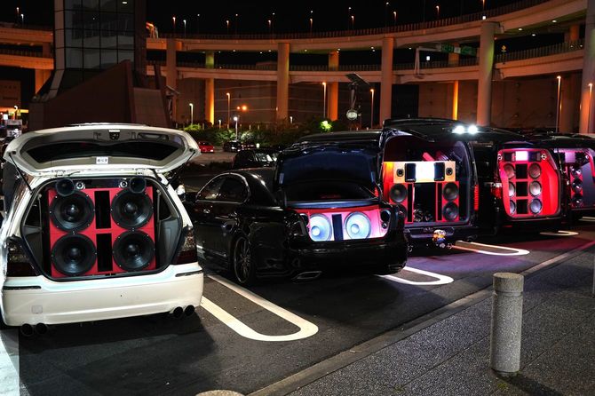 大黒PAの「音響族」