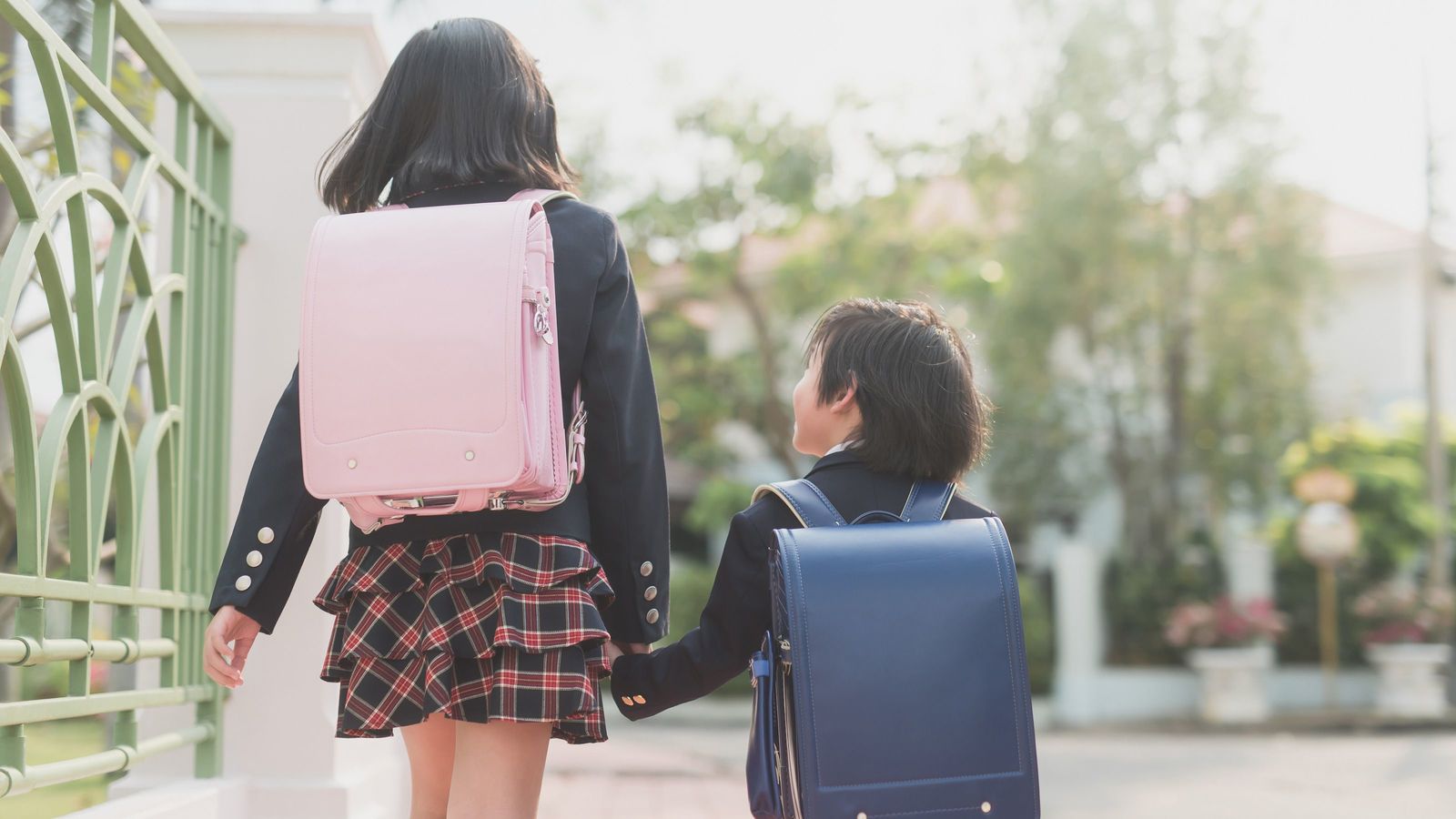 これで子供が増えるはずがない…年収1200万円世帯｢手取りが25年で106万円減｣プロがはじき出した衝撃グラフ 高校無償化対象外､高額療養費負担は2倍…