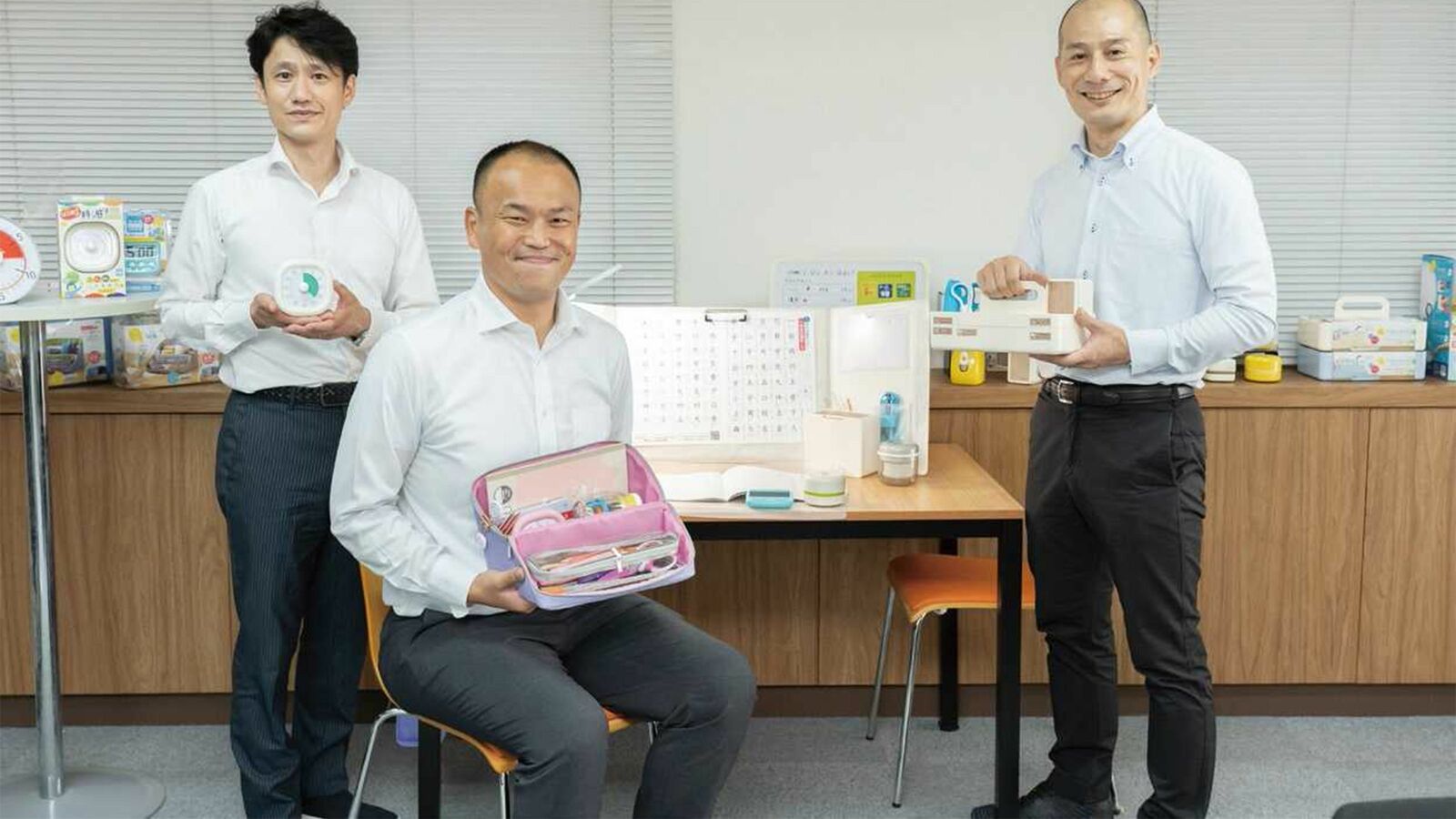 今どき…｢アナログ文具で売上300%UP｣大阪のおじさん社員が開発した"子供がやる気になる"文具6 社長とパパ友社員が頭を捻った53品