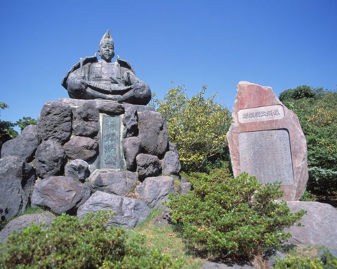 源頼朝公銅像　源氏山公園 （神奈川県鎌倉市）