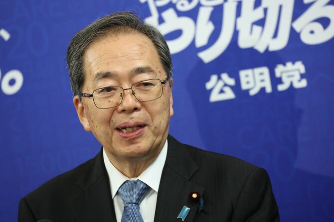 自公党首会談後、記者会見する公明党の斉藤鉄夫代表=2025年10月10日午後、国会内