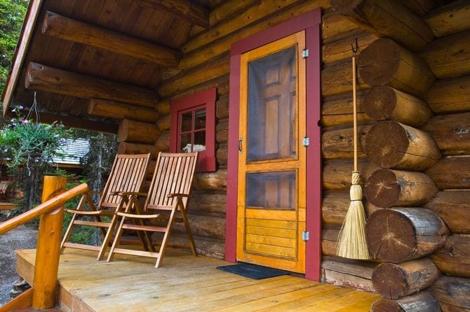 丸太小屋のエントランス