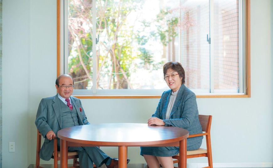 工藤誠一先生（左）と高際伊都子先生（右）