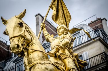 男たちには絶対にできなかった…ジャンヌ・ダルクが百年戦争で連戦連敗
