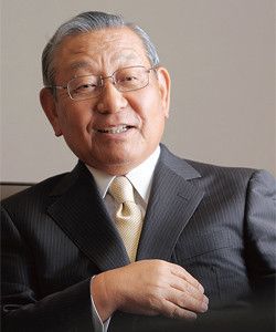 <strong>高萩光紀●</strong>たかはぎ・みつのり 1940年、東京都生まれ。64年、一橋大学法学部卒業、日本鉱業入社。93年、ジャパンエナジーが発足。94年、同社取締役、98年常務、2001年専務執行役員、02年社長。同年、新日鉱ホールディングスが発足。06年、同社社長。10年、新日本石油と新日鉱の経営統合でJXホールディングスが発足、同社社長。