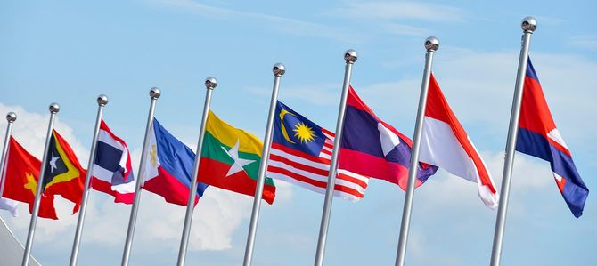 東南アジアの国旗：ブルネイ、ミャンマー、カンボジア、インドネシア、ラオス、マレーシア、フィリピン、シンガポール、タイ、ベトナム、東ティモール