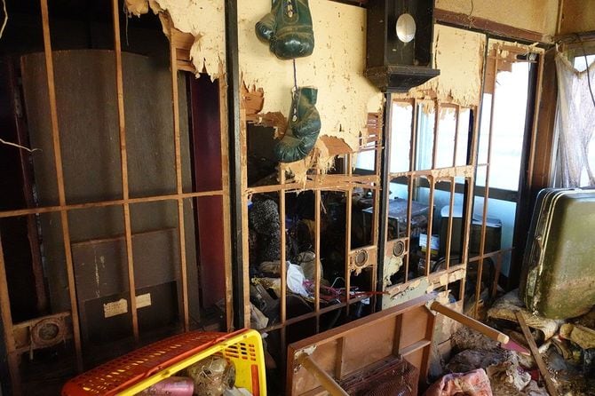 多頭飼いされていた平屋の室内。