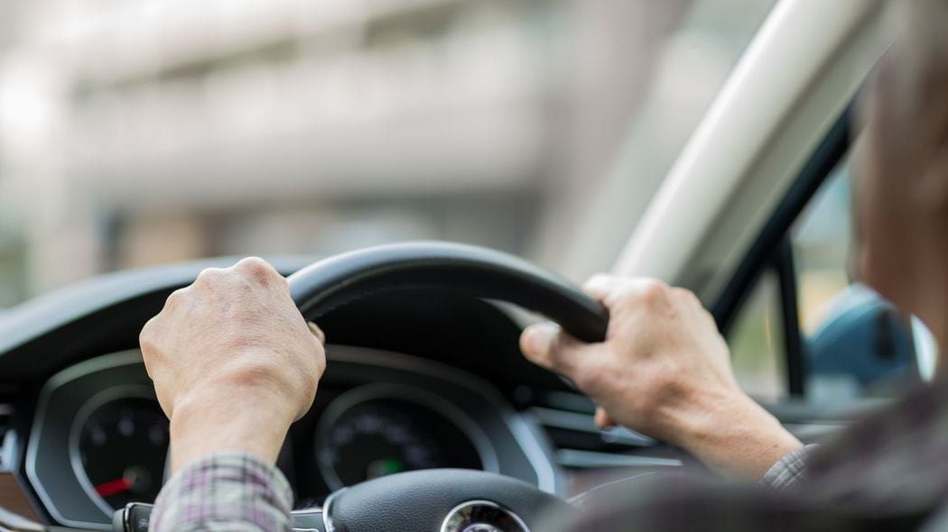 ｢自分は若い人より運転がうまい｣免許を返納しない高齢者が根拠のない自信をもつワケ 記憶が都合よく改竄されている