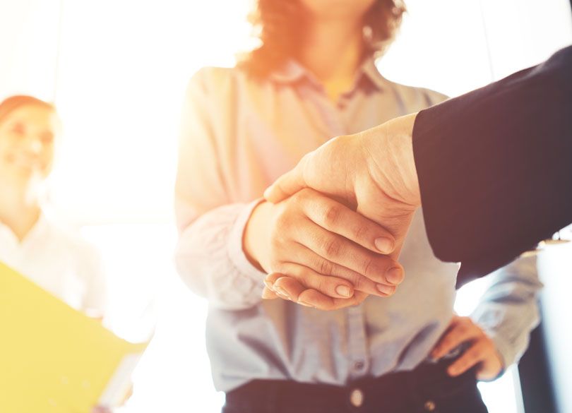 ローソンの鬼教官「挨拶は3秒で十分」 しっかり顔を合わせることが重要