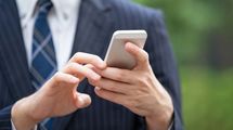 3秒の｢スマホいじり｣で3年分の信頼を失う…知らないと大ダメージをくらう｢無意識の失礼ムーブ｣の恐ろしさ