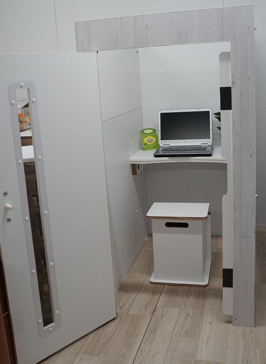 段ボール製のワークブースボックス