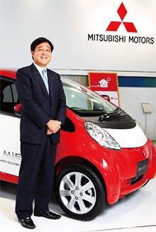 <strong>三菱自動車 代表取締役社長 益子 修</strong>●1972年、早稲田大学政治経済学部卒業後、三菱商事入社。2003年、同社執行役員、自動車事業本部長に就任。04年、三菱自動車代表取締役常務取締役海外事業統括就任。05年より現職。