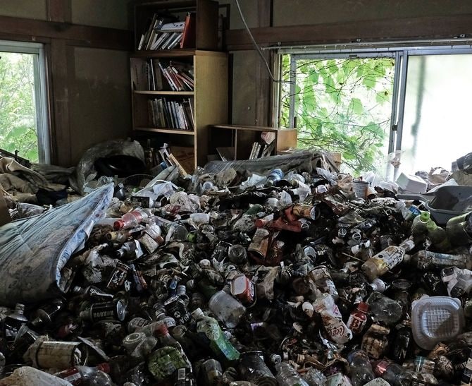 元教員宅で、主に生活スペースとして使われていた2階の部屋。