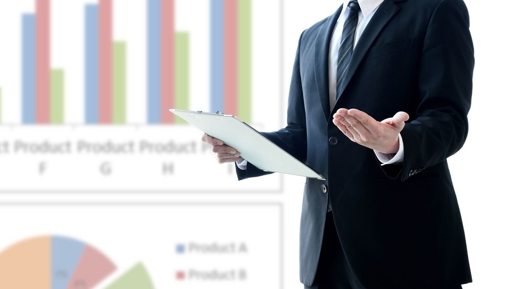 三流は｢資料を読む｣､二流は｢丁寧に説明｣､では一流は?…プレゼンで評価を上げる人･下げる人の決定的な差 優れた資料は｢デザイン｣でも｢情報量｣でもない