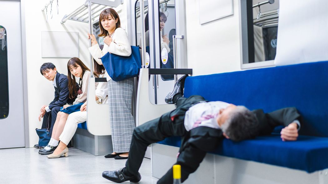 ｢治安がいいから｣だけではない…日本から｢路上で吐くまで泥酔するサラリーマン｣がいなくならないワケ ニューヨークでは｢開封したビール缶｣を外で持つだけでアウト