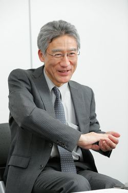 京都府立大学の岡本隆司教授（撮影＝中央公論新社写真部）