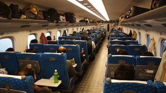 ｢座席を倒していいですか｣論争に終止符…近鉄の特急列車の｢全力でリクライニングを倒せる｣画期的な座席【2026年3月BEST】