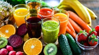 液体なのに空腹感が解消される…医師が40年以上毎日飲む｢人体に必要な全ビタミン､ミネラルを含む｣飲み物