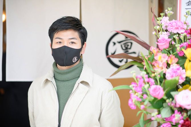鈴木智哉氏