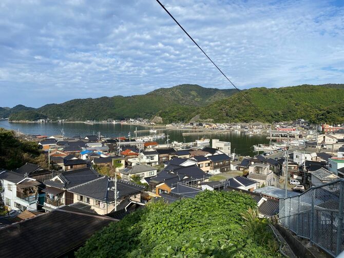 仙崎湾を見渡せる通集落