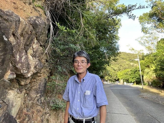 服部さん。奄美で約40年ハブの研究をしてきた。