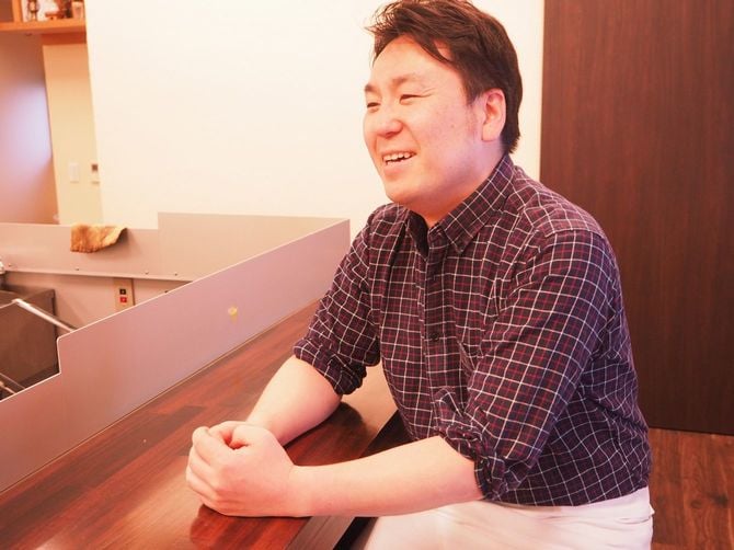 インタビューに応じる大曽根克治さん