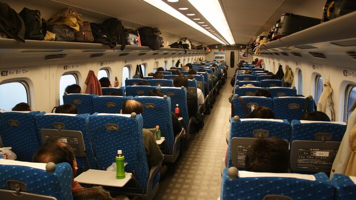 鉄道の車内