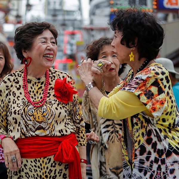 大阪のおばちゃん は中国人向けの観光資源だ 服装が派手 世話好き 親しみやすい President Online プレジデントオンライン 大阪のおばちゃん は中国人向けの観光資源だ 服装が派手 世話好き 親しみやすい President Online プレジデントオンライン