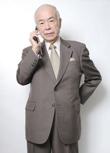 「見ていますよ」という合図を送り、監視者の存在を知らせる<br><strong>弁護士 河上和雄</strong>●東京大学法学部卒。ハーバード大学ロースクール修了。1976年のロッキード事件では東京地検特捜検事として田中角栄元首相らを逮捕した。