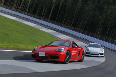 ポルシェ 2500万円のトップモデルも試乗可…ポルシェが50億円をかけた｢本気の