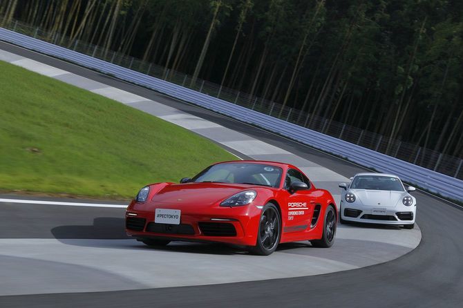 『ポルシェ・エクスペリエンスセンター東京』敷地内