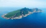 中国が領有権を主張する尖閣諸島沖で、中国漁船が海上保安庁巡視船と衝突。(PANA=写真)