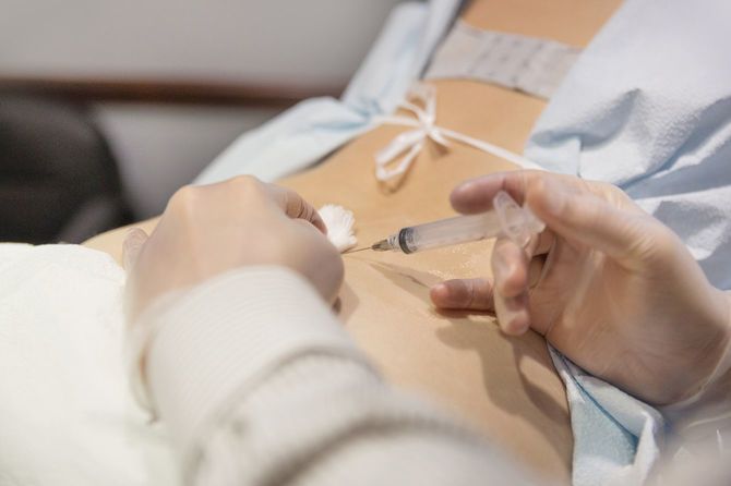 「背中から全身麻酔するんだけど、これも効かない」