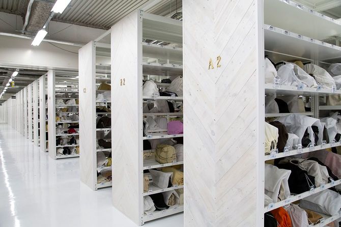 発送やメンテナンスの拠点「ラクサスベース」。総面積は700坪に上る