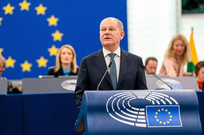 ドイツのオラフ・ショルツ首相は、欧州議会開催の「This is Europe」討論会で、結束した欧州の構築について強調した