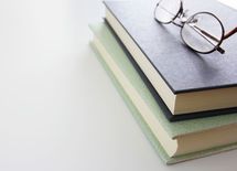 ファーストクラスに乗る人は機内で「歴史小説」を読む