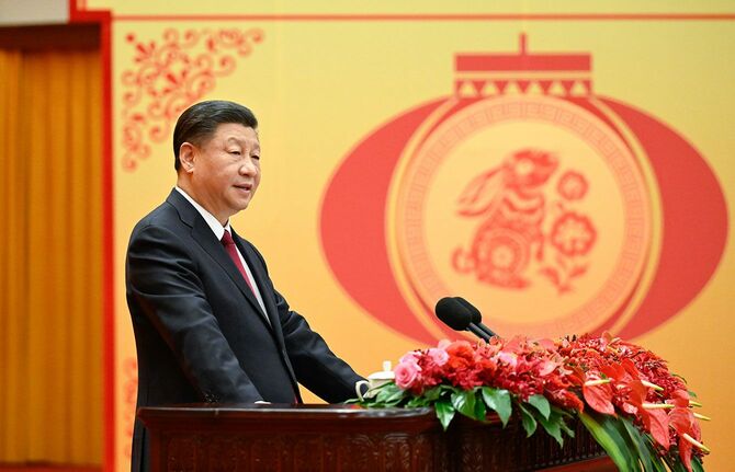 中国・北京の人民大会堂で開かれた春節祝賀レセプションで演説する習近平氏（＝2023年1月20日）