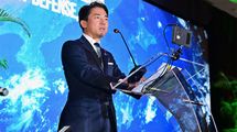 日本を｢新型軍国主義｣と叩くはずが､小泉進次郎大臣の返り討ちに…習近平が放った｢格下の代表団｣の大誤算