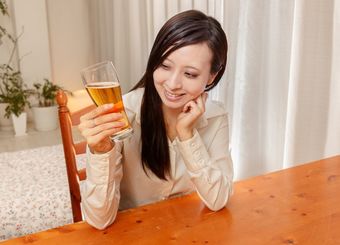 酒代が最も安くなる「自宅飲み」の割り方