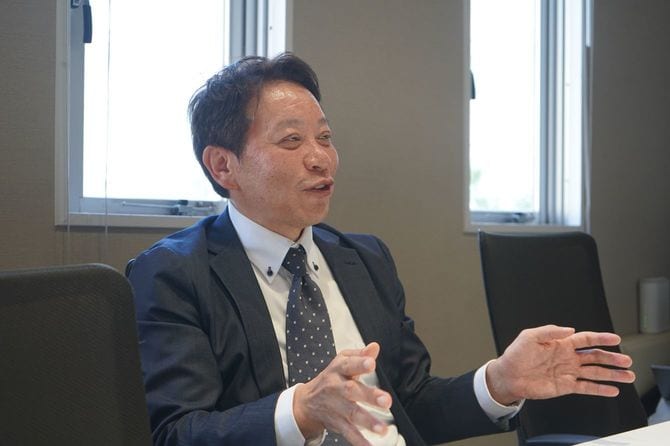 コロナ禍で、徹底的なサービス向上を進め、他社との差別化をすることを決めたときのことを語る平山社長