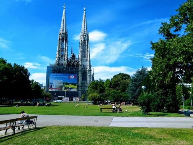 欧州では教会離れが顕著だ(オーストリア・ウィーンの教会)