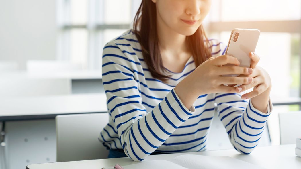 SNSに強制されないと｢素の自分｣を出せない…授業中もバイト中も｢BeReal｣で撮影するZ世代の切実なホンネ ｢集中力の低下｣を自覚してもやめられない