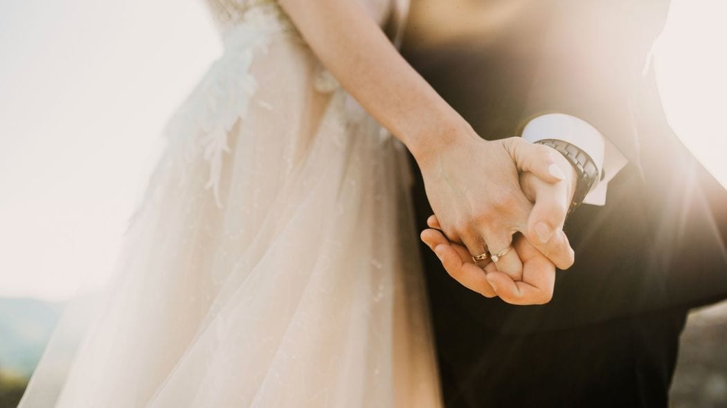 まもなく結婚しないことがソンな経済環境になる…女性が｢自分より下｣の男性を選ぶようになる日 結婚減少社会の"最も厄介な問題"をどう解消するか