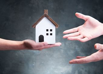 相続争いを嫌い弁護士依頼した姉妹の末路