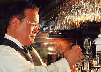 56歳常連客が"店を丸ごと"継承したワケ